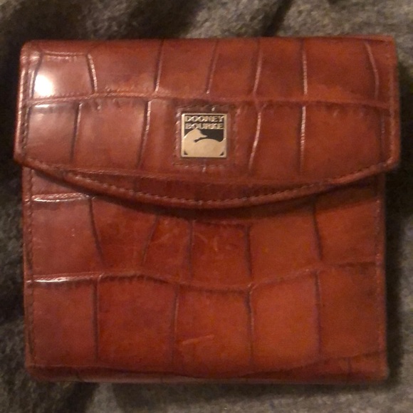 Authentic Dooney & Bourke wallet with coin pouch - Picture 2 of 6